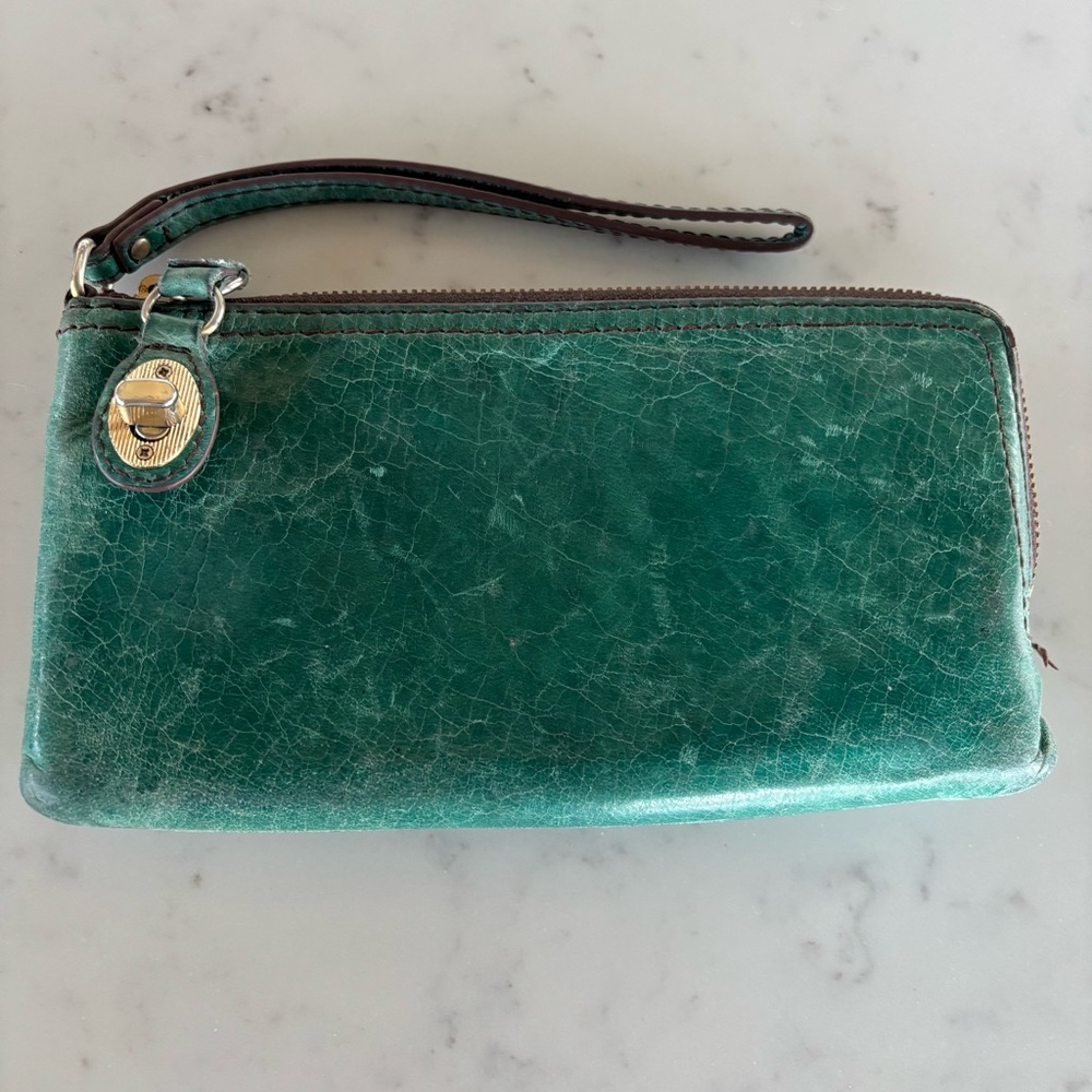 Hobo Green Wristlet‎